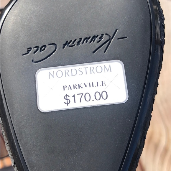 🎉Host Pick🎉Kenneth Cole Black Pumps - Picture 4 of 5